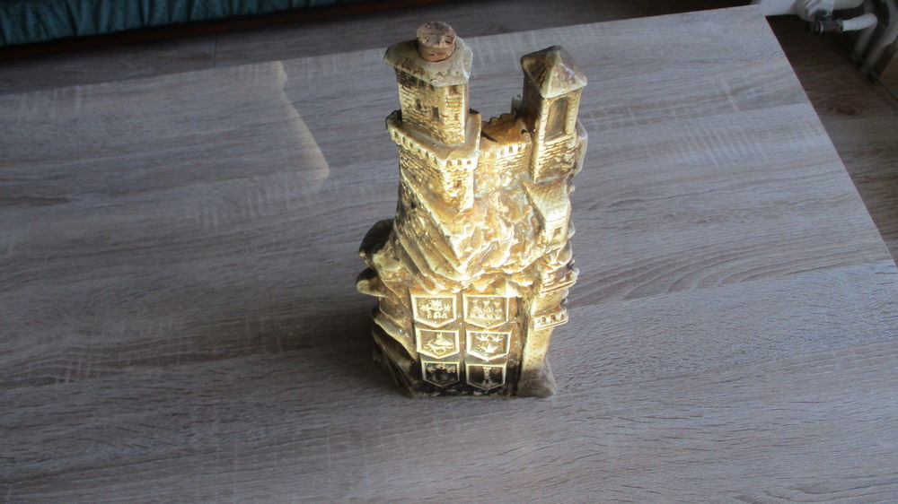 Chateau m&eacute;di&eacute;val San Marino 1.2 l Décoration