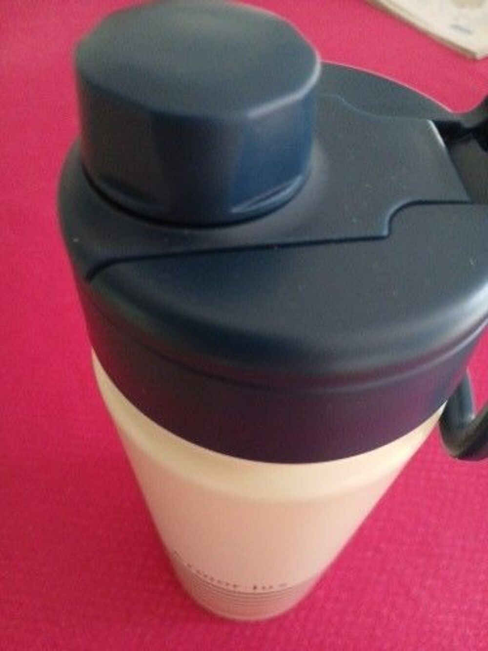 Une gourde isotherme Armor .lux Cuisine
