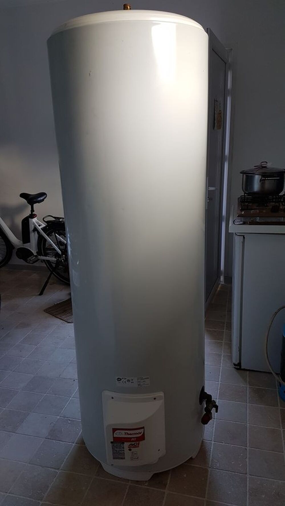 
CHAUFFE- EAU Electroménager
