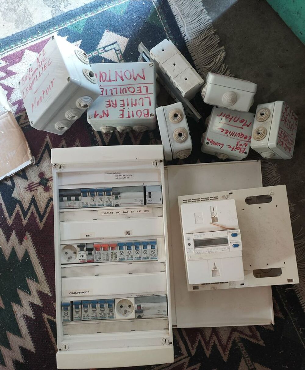 Tableau &eacute;lectrique complet bon &eacute;tat Bricolage