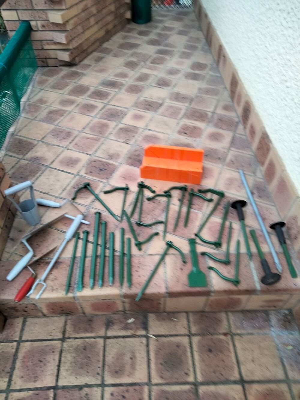PETIT OUTILLAGE DIVERS de M&Acirc;CON-CHEVILLETTE-BURIN-CISEAU.... Bricolage