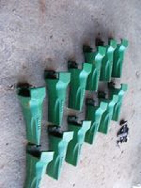   foin balles  ronde 120 /120 
et un tracteur  