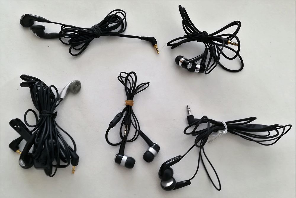 Kits main libre filaire de portables Téléphones et tablettes