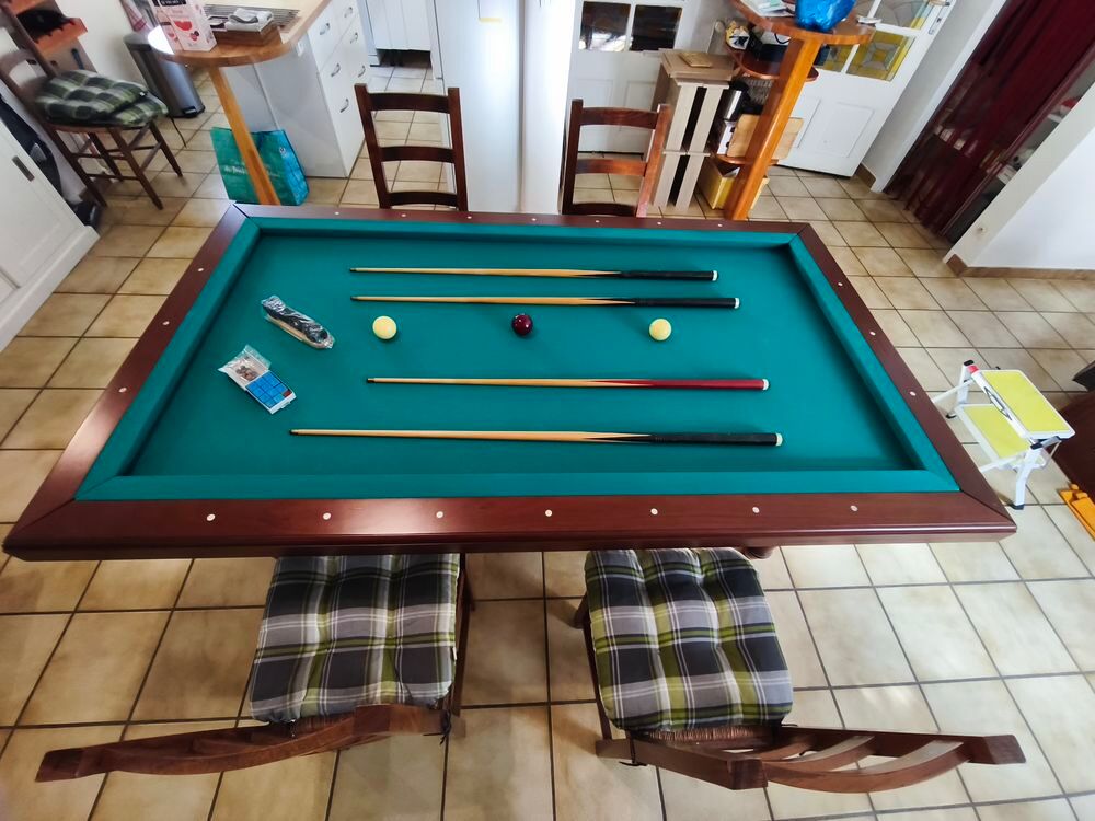 TABLE - BILLARD et 4 chaises Meubles