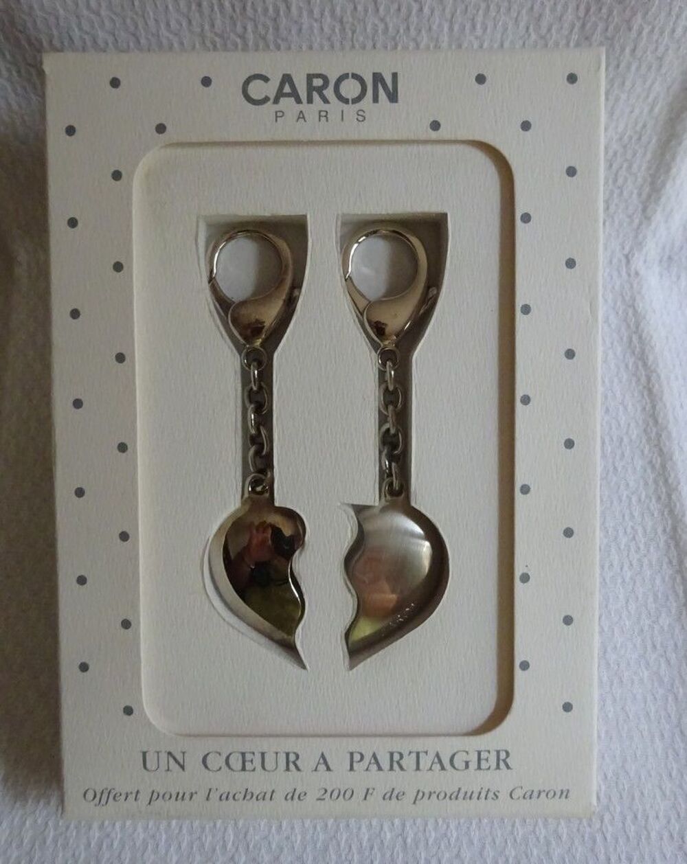 Coffret ancien porte-cl&eacute;s Un c?ur &agrave; partager de CARON 1988 