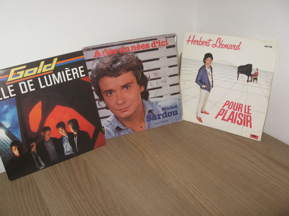 Vinyles 45 tours
Divers CD et vinyles