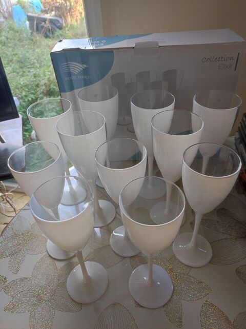 Lot de 11 Très beaux verres Blancs Vin/Eau Herblay (95)