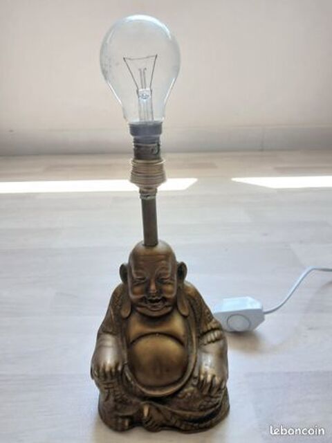Lampe bouddha en laiton 1 La Rochelle (17)