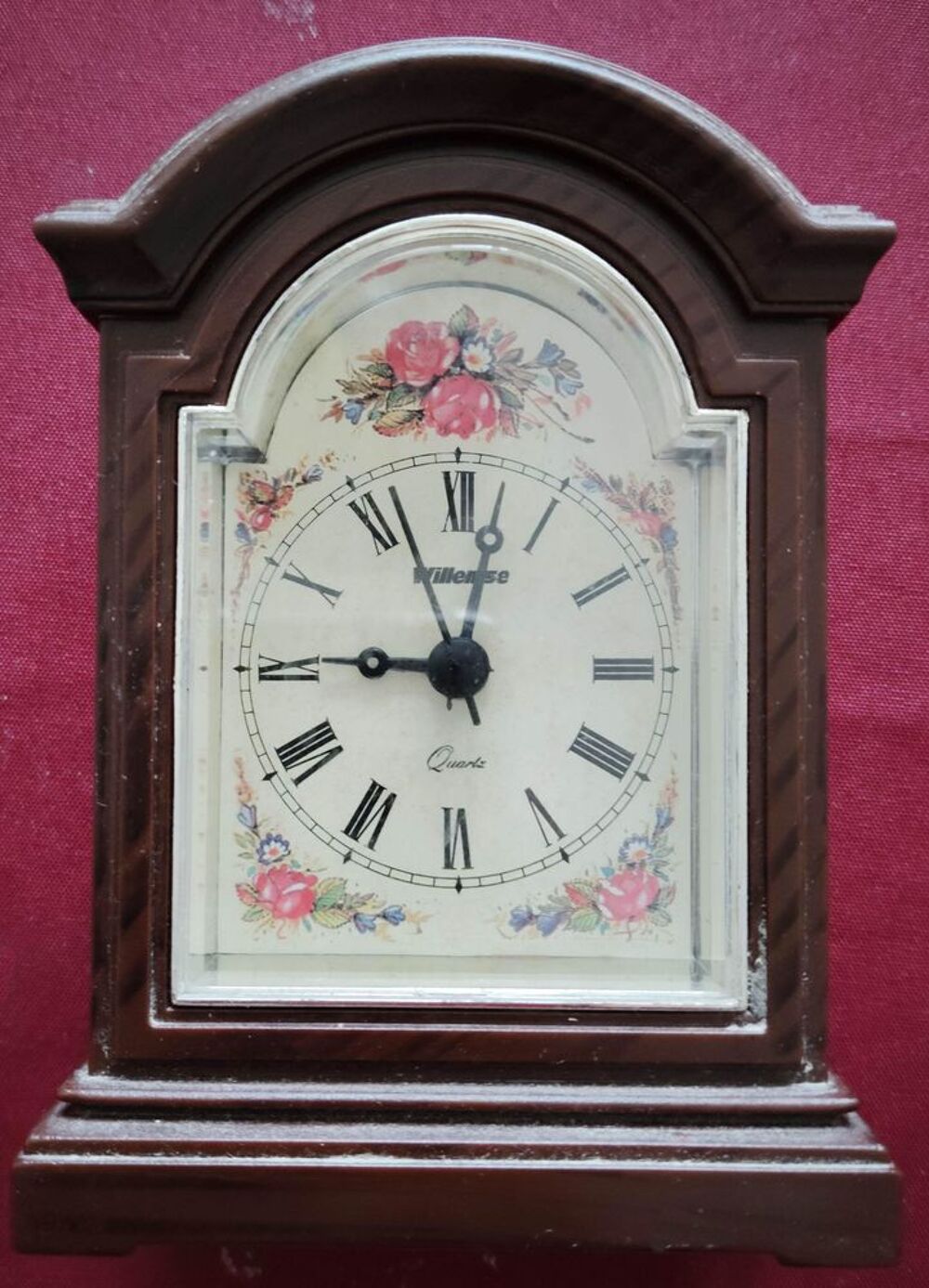 pendulette horloge pos&eacute;e
Décoration