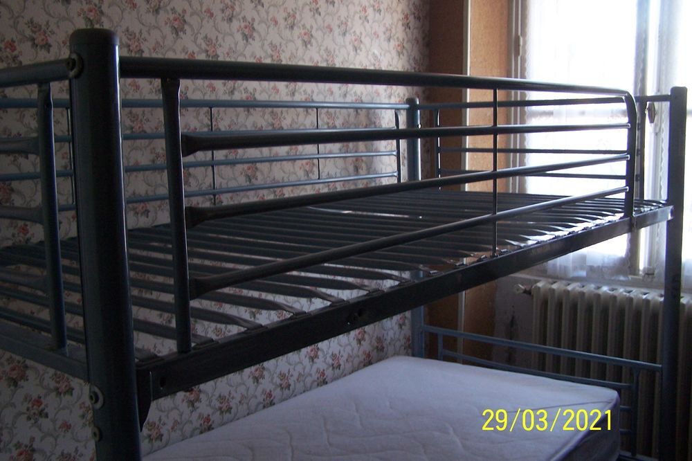 A SAISIR LITS JUMEAUX SUPER ETAT STRUCTURE TOUT EN METAL Meubles