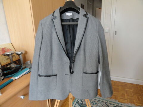 Veste tailleur
Le Mans (72)