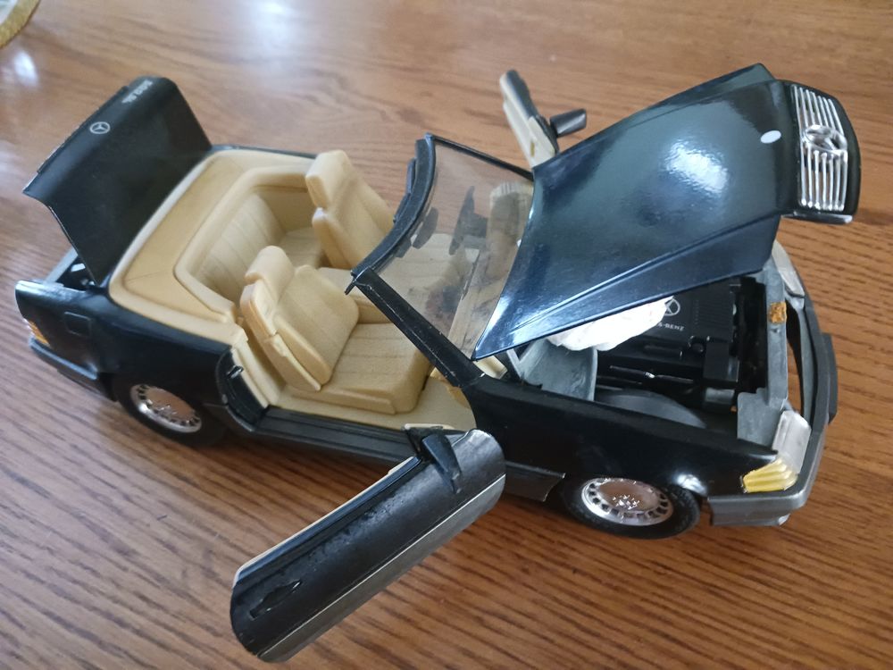 MAQUETTE MERCEDES 1 \ 18 &eacute;mes . 