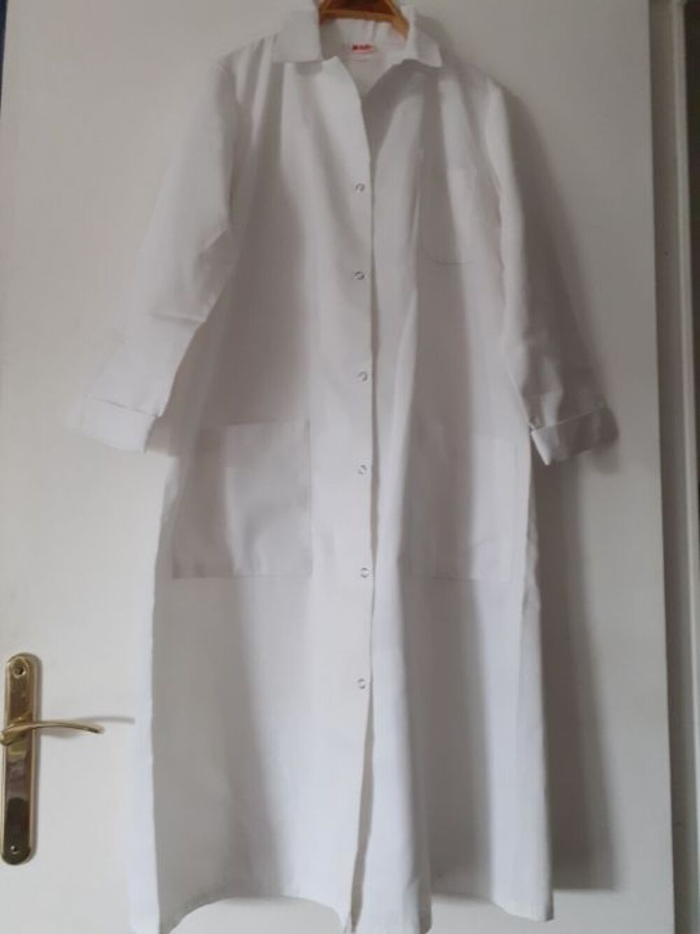   Bonjour  des blouses et tabliers neuf H/ F 