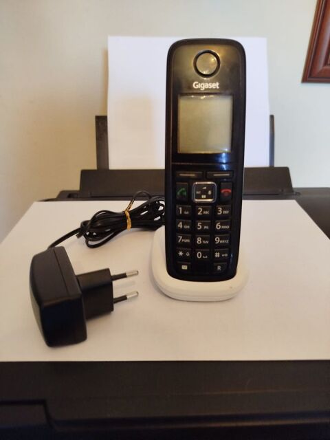 Combiné de téléphone. 7 Ruoms (07)