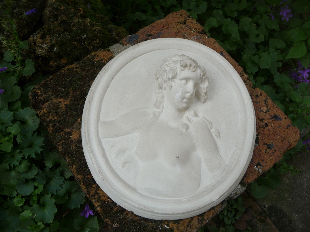 buste jeune fille+++++++++++++++++++++++ Décoration