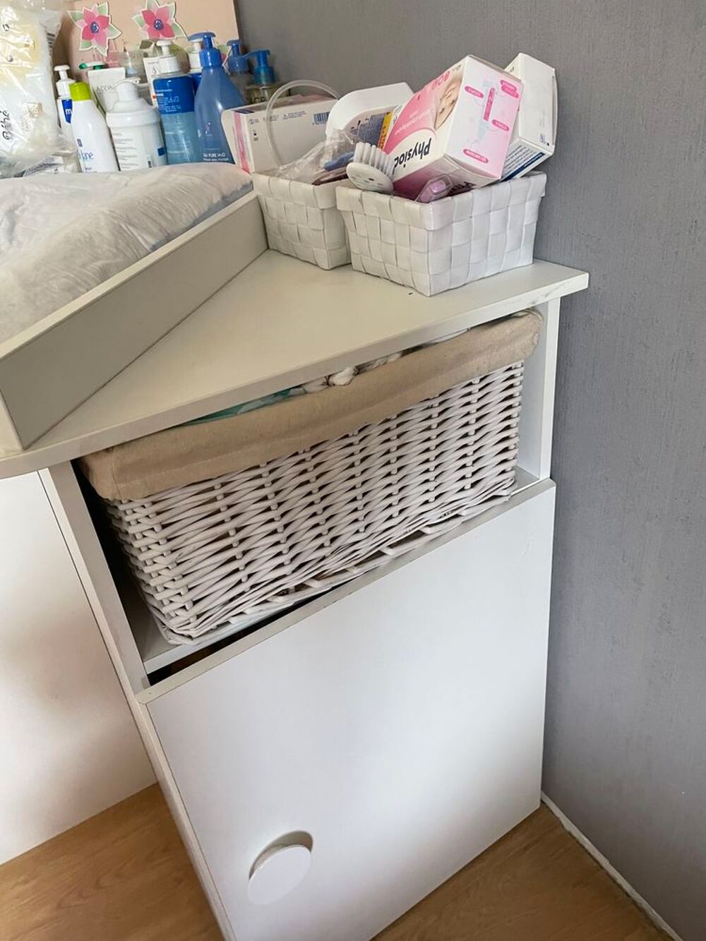 lit bebe+ matelas+ Meuble d'angle a langer* Meubles