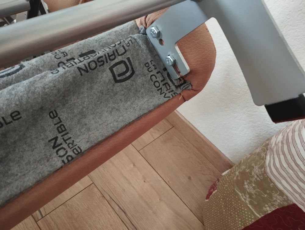 Canap&eacute; convertible en tissu beige Meubles
