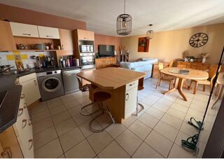  Appartement à louer 3 pièces 93 m²