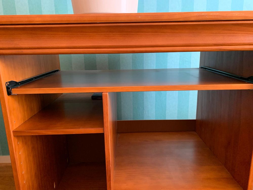 Meuble en bois merisier &agrave; TV ou musique style Louis Philippe Meubles