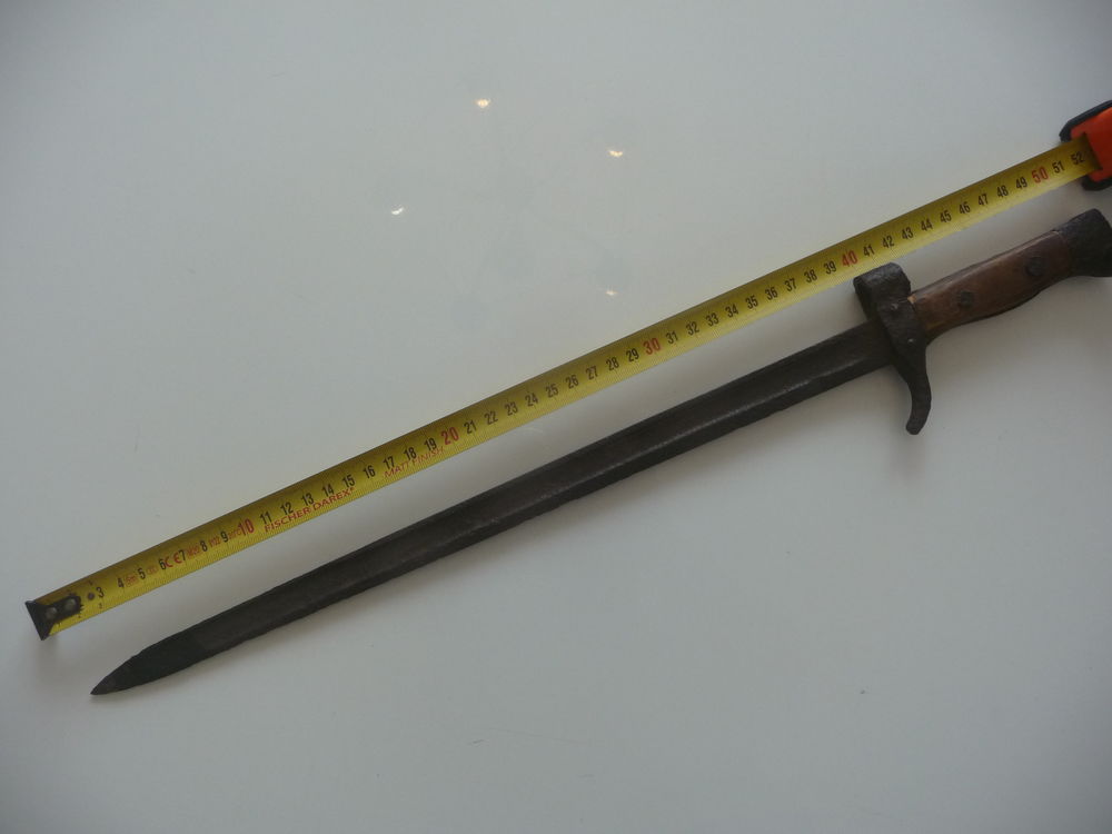 &Eacute;p&eacute;e de fusil, ba&iuml;onnette ancienne 