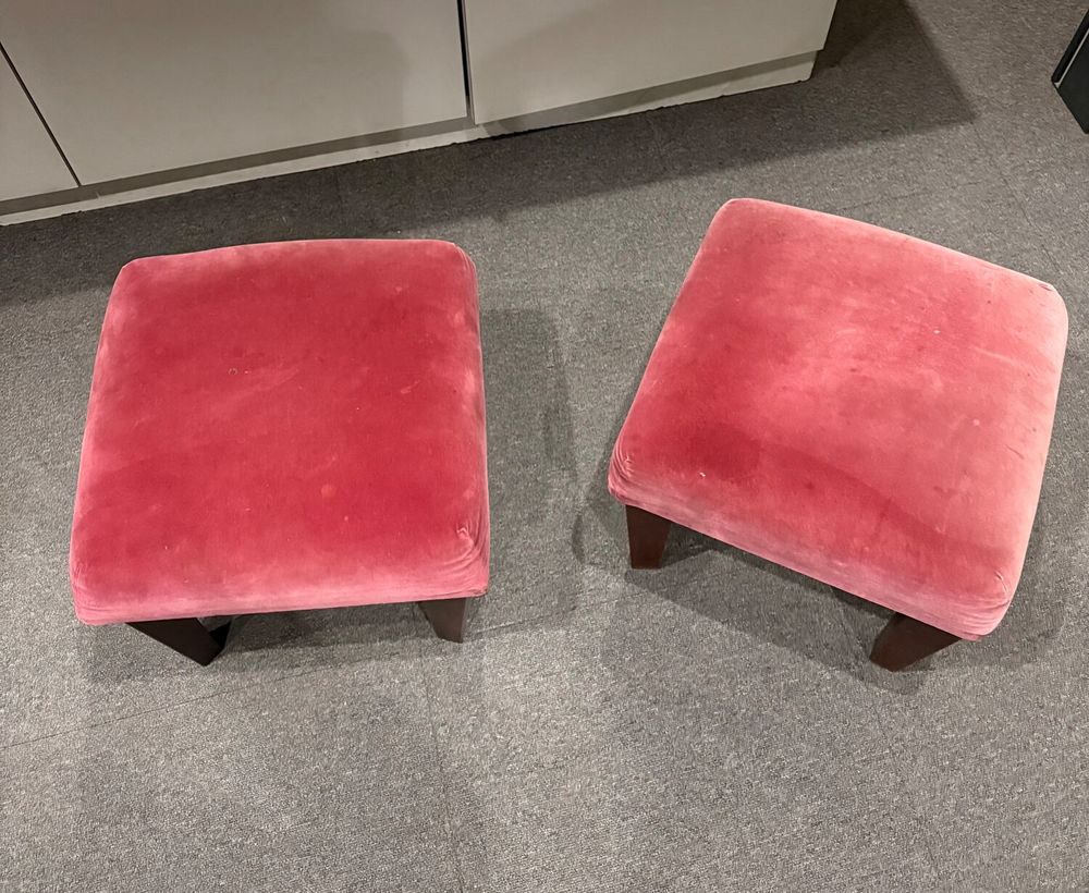 PETITS TABOURETS BAS POUFS VELOURS ET BOIS Meubles