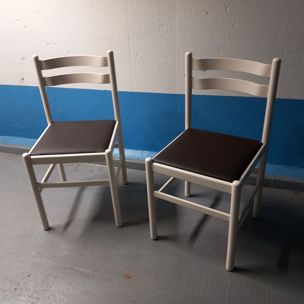 2 chaises cuisine Meubles