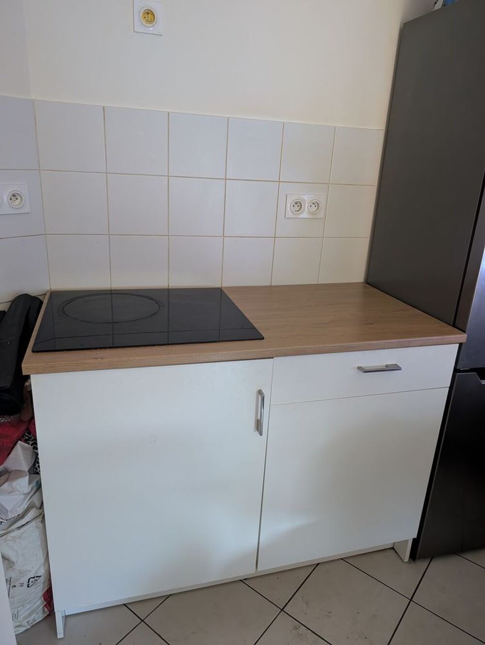 Meuble de cuisine + plan de travail + plaque vitroc&eacute;ramique Electroménager