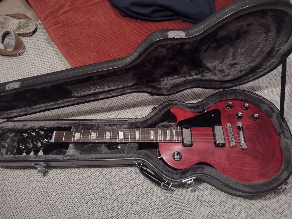 GIBSON Les Paul Studio 70s Tribute 2012 + &eacute;tui Instruments de musique