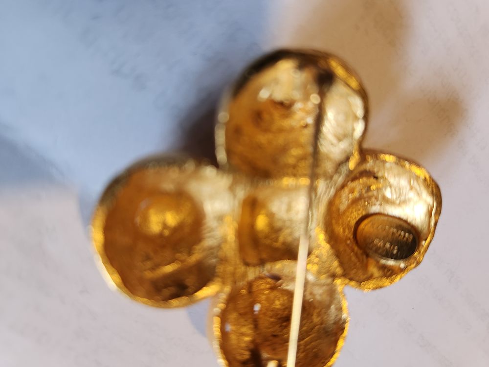 Broche carr&eacute;e dor&eacute;e PM LANVIN Bijoux et montres