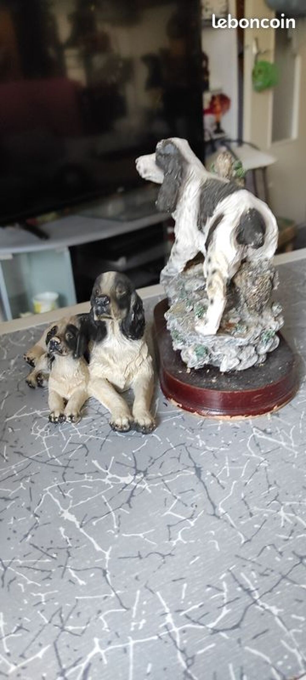 figurine chien de chasse + FEMELLE ET SON CHIOT
Décoration