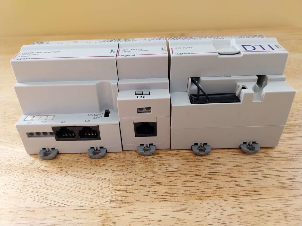 LEGRAND DTI modulaire RJ45 + filtre XDSL + splitter Bricolage