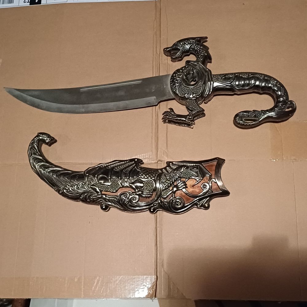 Poignard m&eacute;di&eacute;vale dague lourde Décoration