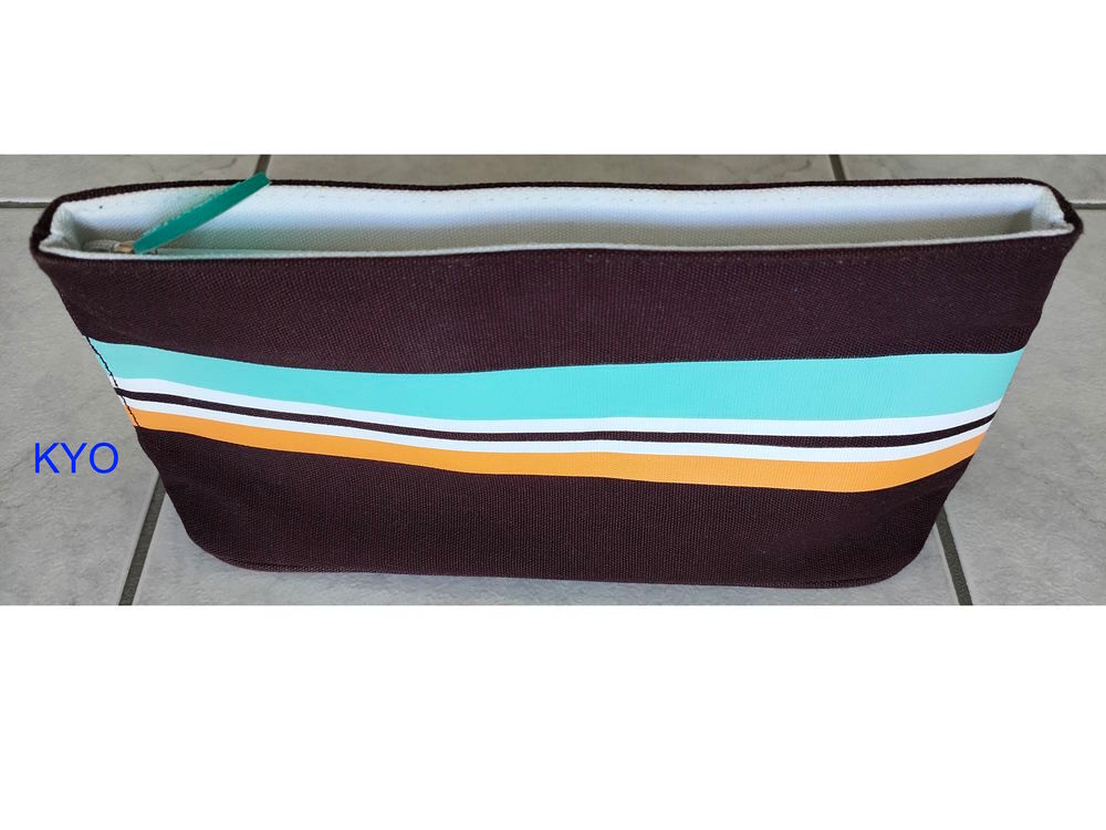 Trousse toilette voyage rectangulaire zipp&eacute; violet mauve Maroquinerie