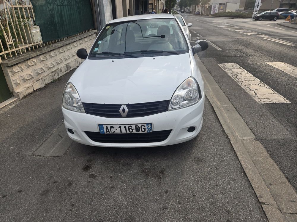 Clio II CLIO CAMPUS SOCIETE DCI 65 ECO2 GENERIQUE 2009 occasion 03380 Lamaids
