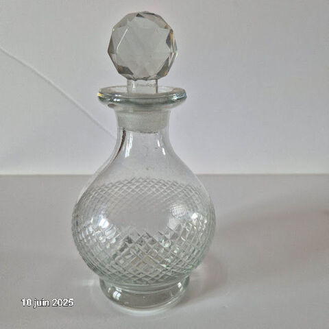 Magnifique petit flacon en verre avec bouchon pour parfum, a 10 Saumur (49)