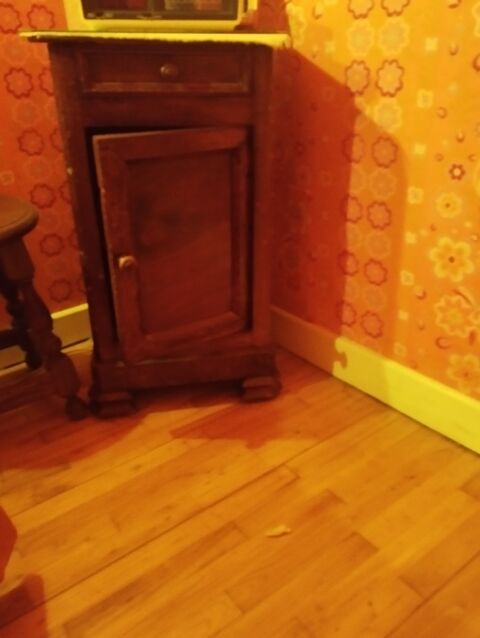 Armoire ancienne en bois sculpt� 20 Casseneuil (47)