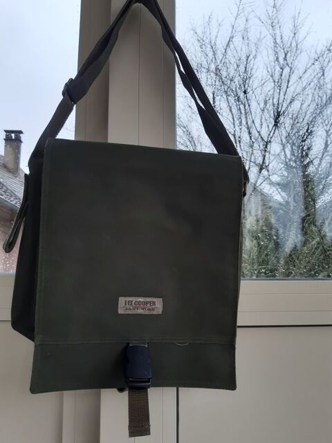 Sac Bandoulière LEE COOPER Kaki. 15 Le Vernois (39)