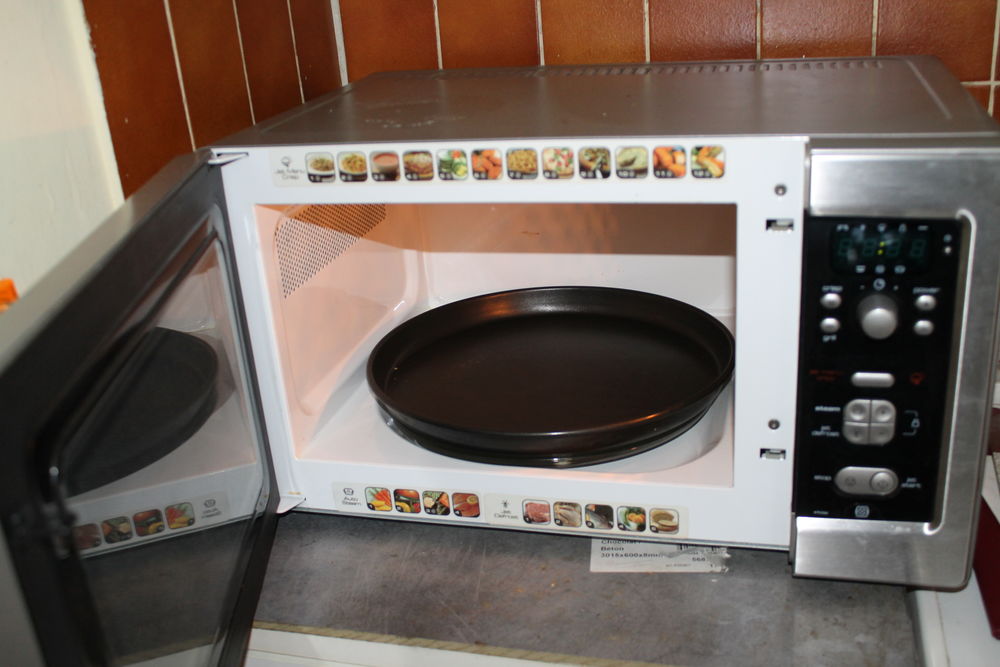 FOUR MICRO-ONDES VT 256 IX INOX CRISP + VAPEUR + GRILL Electroménager