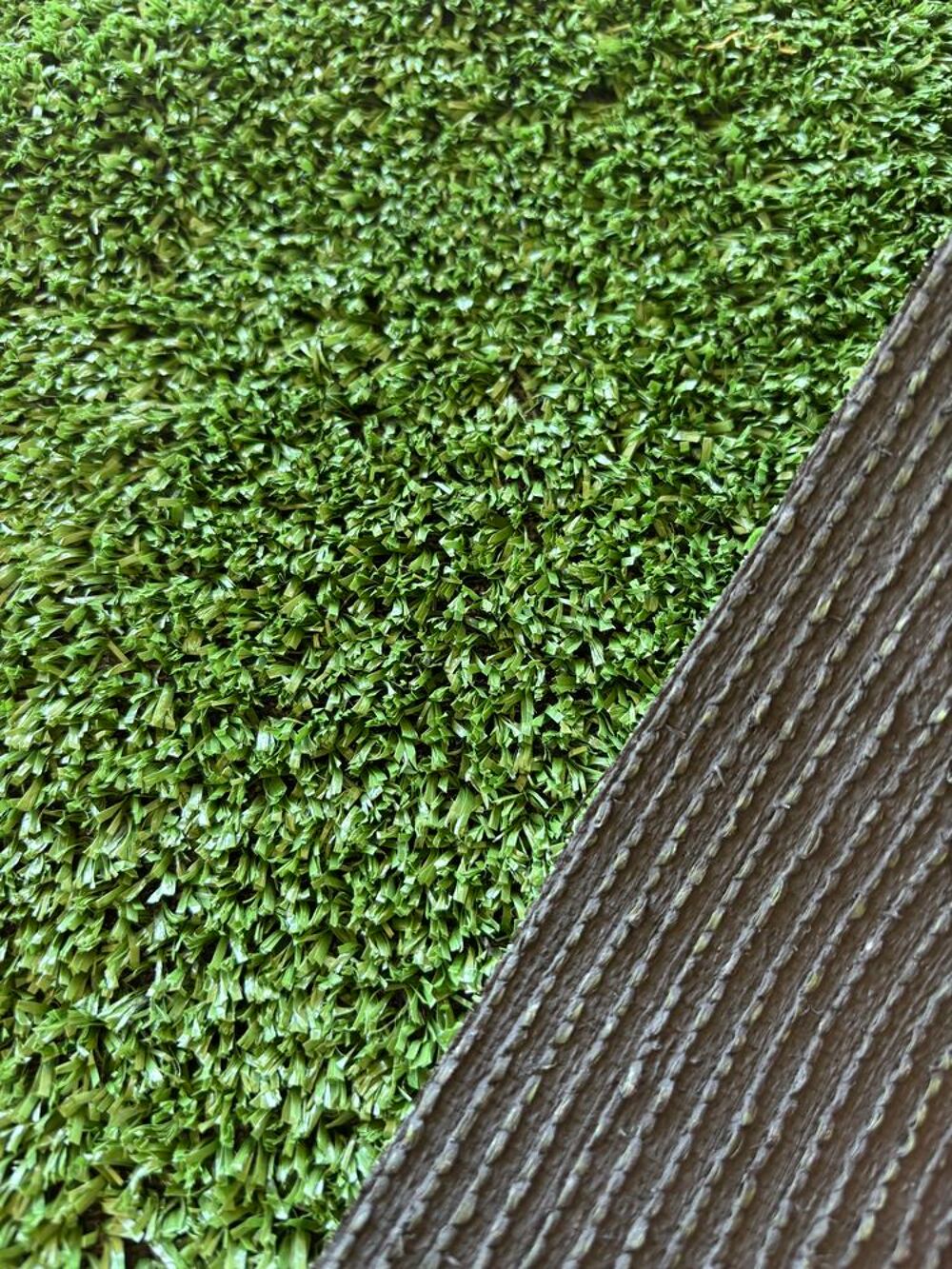 Gazon synth&eacute;tique &agrave; "fibre tondue" - 8mm de hauteur de fibre Jardin