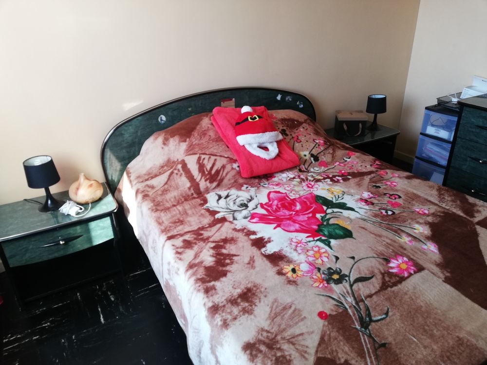 Chambre a coucher compl&egrave;te Meubles