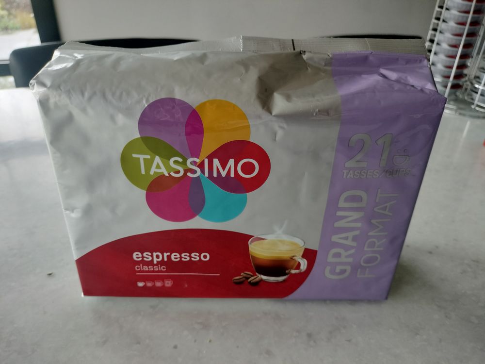 Support avec 81 capsules Tassimo Electroménager