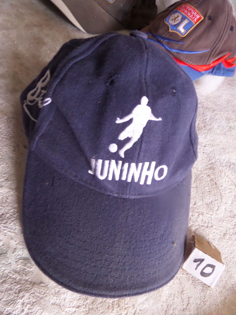 3 .. casquettes de L OLYMPIQUE LYONNAIS Sports