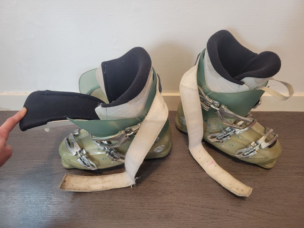 Chaussures de ski femmes ? Pointure 39 ? Quasi neuves Sports