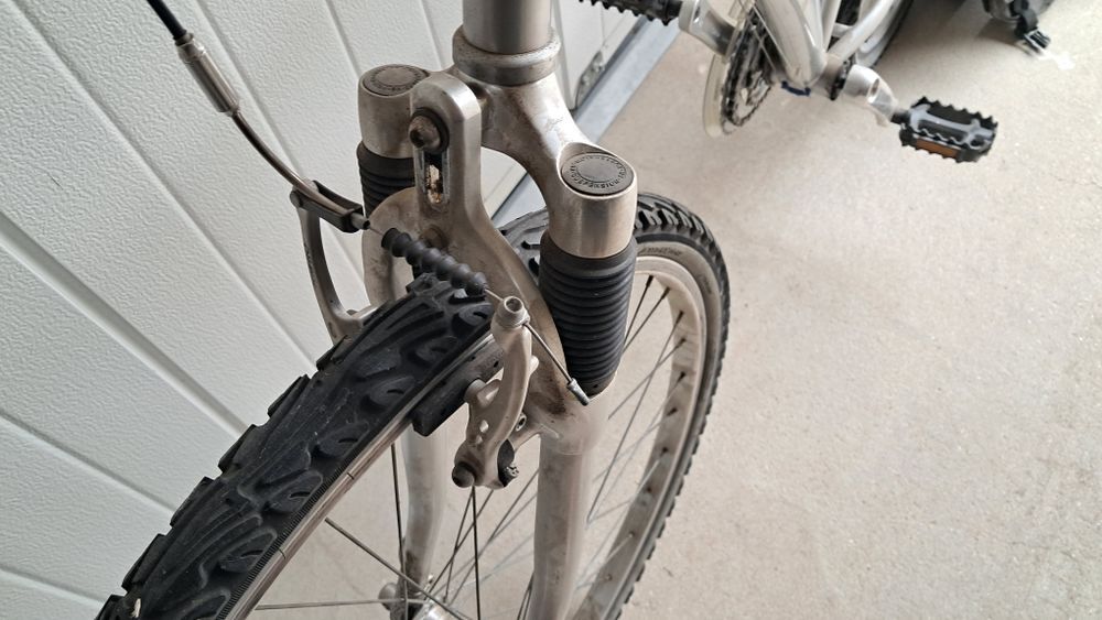 V&eacute;lo mixte en bon &eacute;tat de marche. Vélos