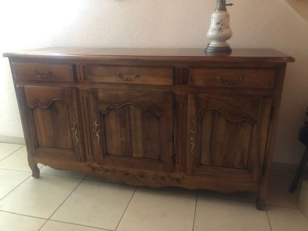 d'une salle &agrave; manger en noyer Meubles