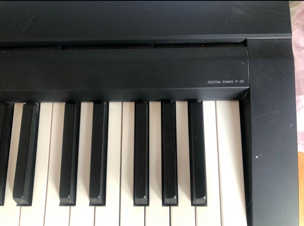 Piano num&eacute;rique Yamaha P35 Instruments de musique