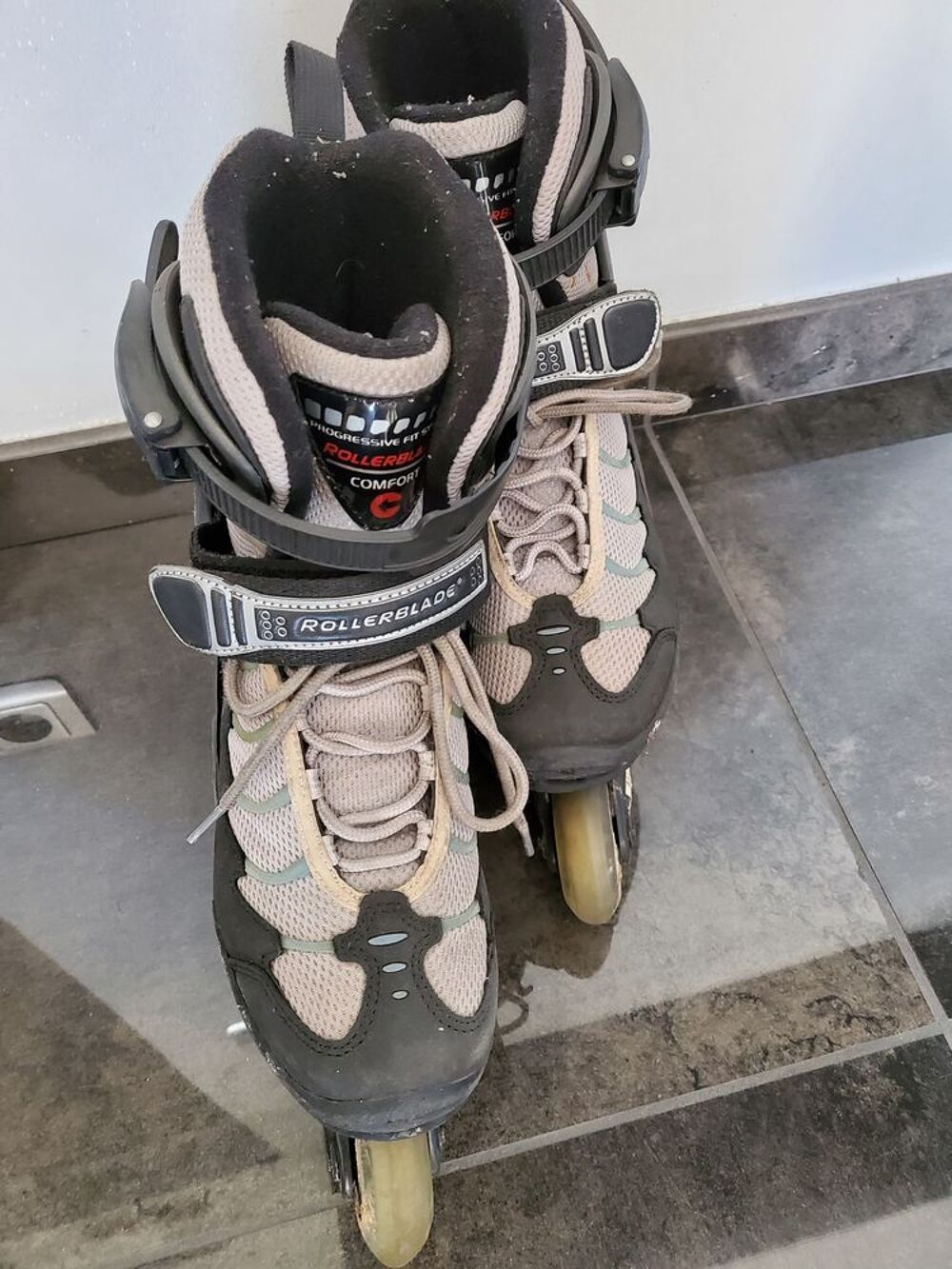 ROLLERS ROLLERBLADE TAILLE 39 Sports