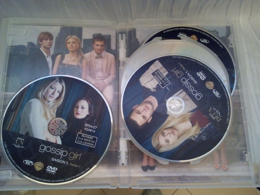 Coffret 6 DVD - Gossip Girl - Saison 1 DVD et blu-ray