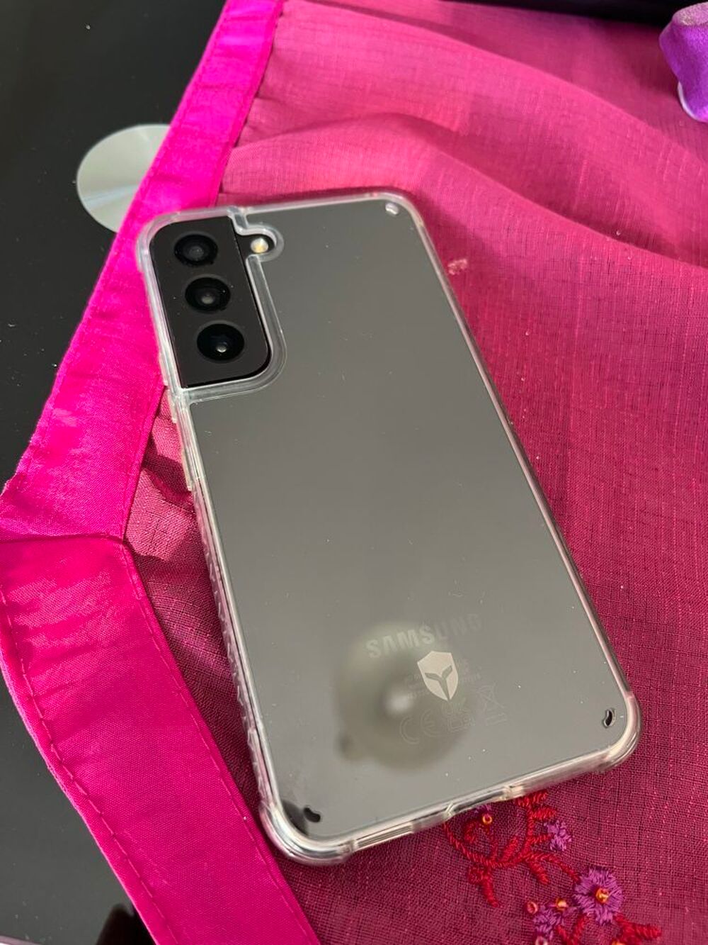 Samsung Galaxy S22 Noir €" Tr&egrave;s bon &eacute;tat €" Facture + accessoires Téléphones et tablettes