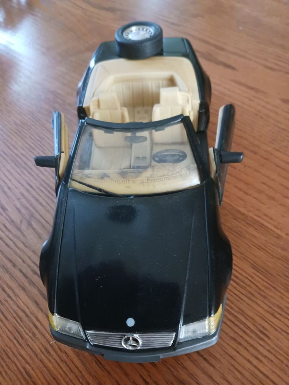 MAQUETTE MERCEDES 1 \ 18 &eacute;mes . 